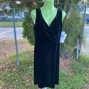 Signature by Robbie Bee Vintage Velvet Faux wrap dress Size 10 NWT